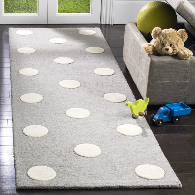 Safavieh Safavieh Kids 2'-6" x 8'-0" Rug in Grey / Ivory