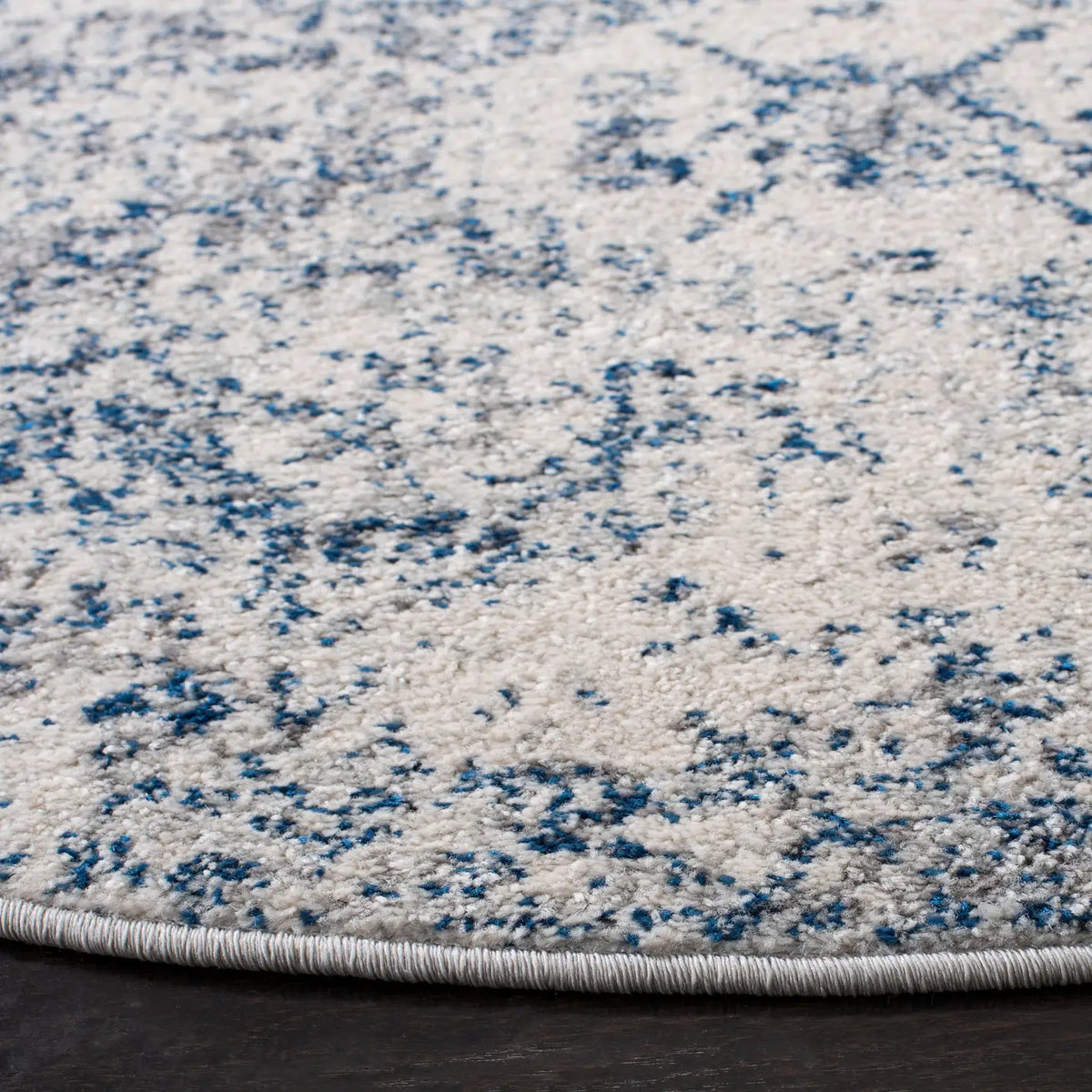 Safavieh Madison 10'-0" x 10'-0" Rug in White / Royal Blue