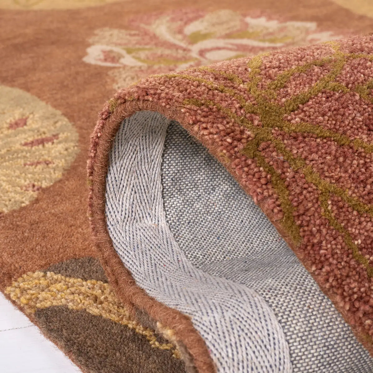 Safavieh Rodeo Drive 3'-6" x 5'-6" Rug in Light Brown / Multi