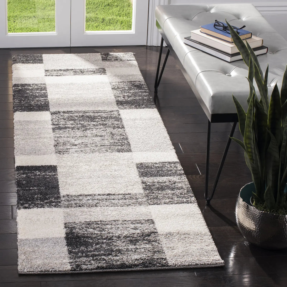 Safavieh Retro 2'-3" x 11'-0" Rug in Black / Light Grey