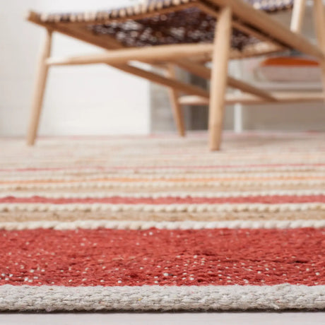 Safavieh Striped Kilim 4'-0" x 6'-0" Rug in Rust / Red