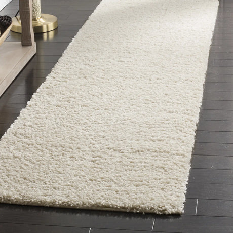 Safavieh Arizona Shag 2'-3" x 12'-0" Rug in Creme