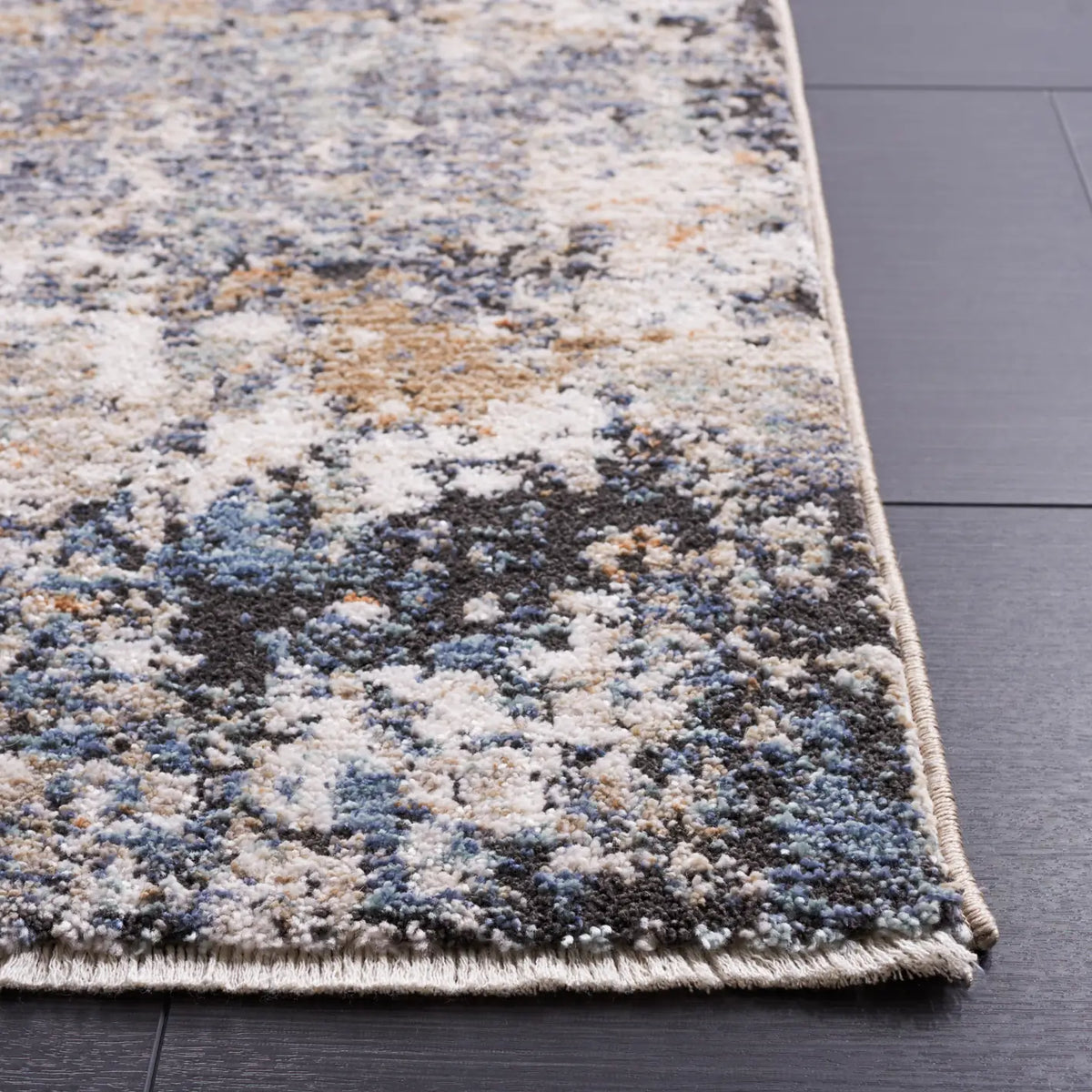 Safavieh Jasmine 4'-5" x 6'-5" Rug in Grey / Taupe