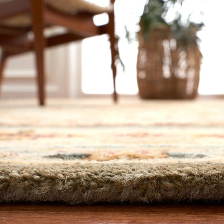 Safavieh Bergama 5'-0" x 8'-0" Rug in Light Blue / Ivory