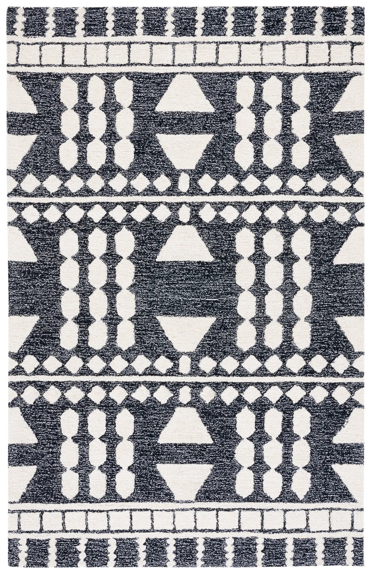 Safavieh Capri 4'-0" x 6'-0" Rug in Black / Ivory