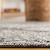 Safavieh Montauk 4'-0" x 6'-0" Rug in Black