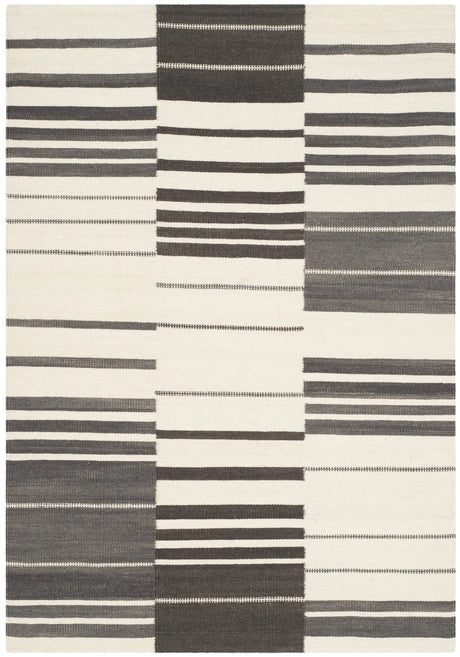 Safavieh Kilim 4'-0" x 6'-0" Rug in Dark Brown / Ivory