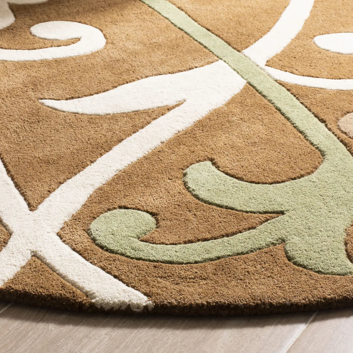 Safavieh Soho 6'-0" x 6'-0" Rug in Brown / Multi