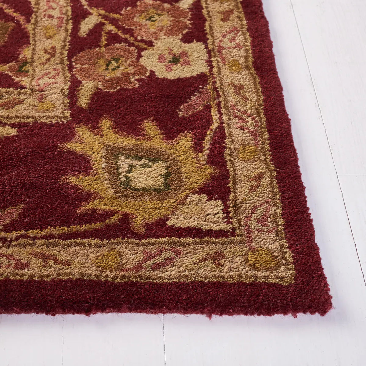 Safavieh Antiquity 5'-0" x 8'-0" Rug in Wine / Gold