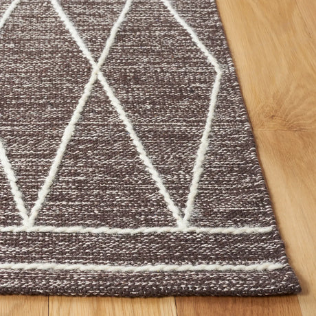 Safavieh Kilim 4'-0" x 6'-0" Rug in Brown / Ivory