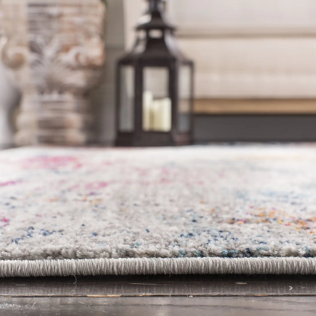 Safavieh Madison 4'-0" x 6'-0" Rug in Light Grey / Fuchsia