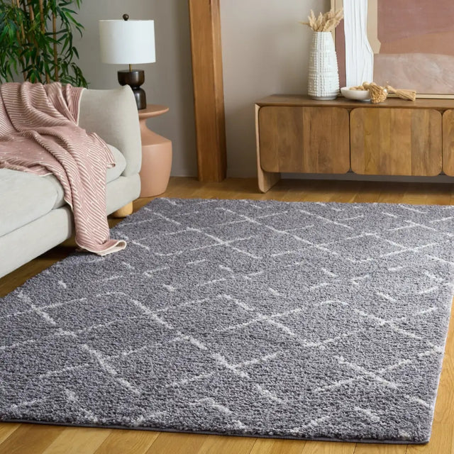 Safavieh Arizona Shag 5'-1" x 7'-6" Rug in Dark Grey / Ivory