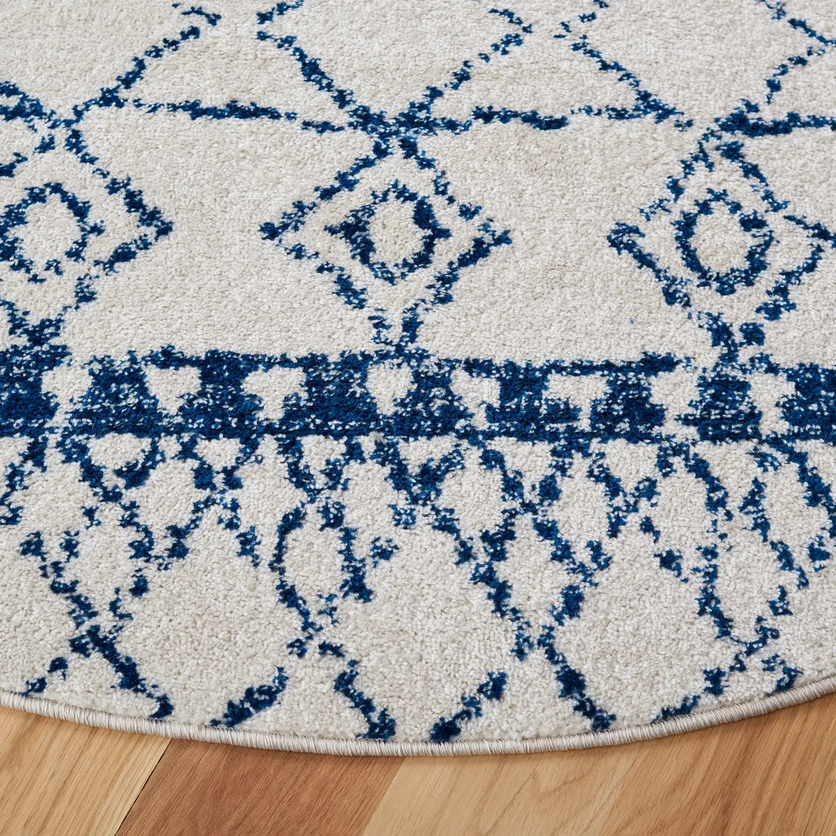 Safavieh Tulum 6'-7" x 6'-7" Rug in Ivory / Navy
