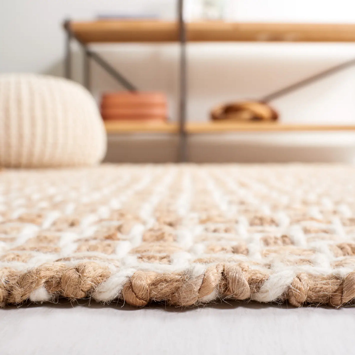 Safavieh Natural Fiber 4'-0" x 6'-0" Rug in Natural / Ivory