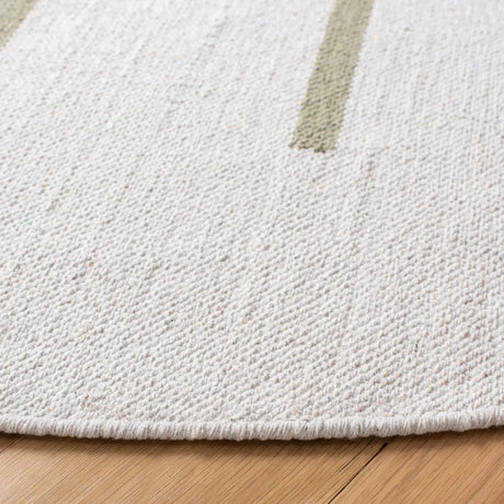 Safavieh Montauk 6'-0" x 6'-0" Rug in Ivory / Light Green