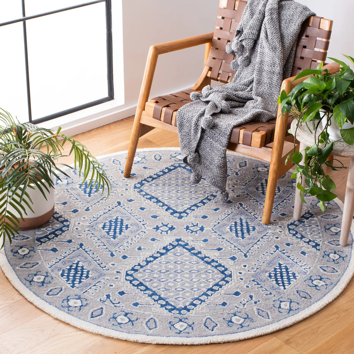 Safavieh Micro-Loop 5'-0" x 5'-0" Rug in Light Grey / Blue
