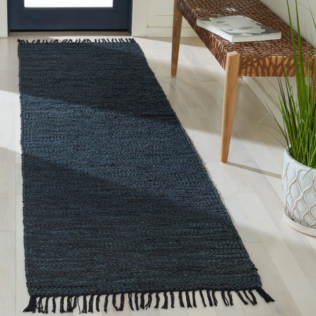 Safavieh Vintage Leather 2'-3" x 9'-0" Rug in Black