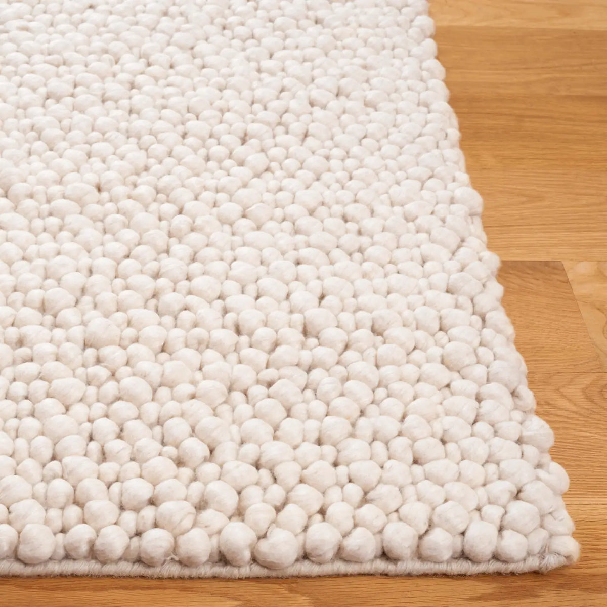 Safavieh Natura 4'-0" x 6'-0" Rug in Ivory
