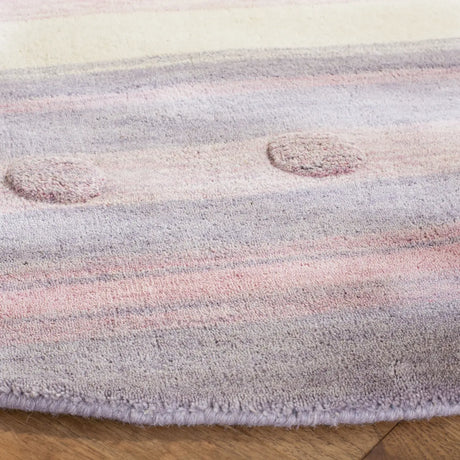Safavieh Safavieh Kids 5'-0" x 5'-0" Rug in Light Purple / Ivory