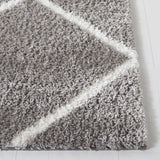 Safavieh Tahoe Shag 4'-0" x 6'-0" Rug in Grey / White