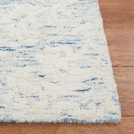 Safavieh Metro 4'-0" x 6'-0" Rug in Blue / Ivory