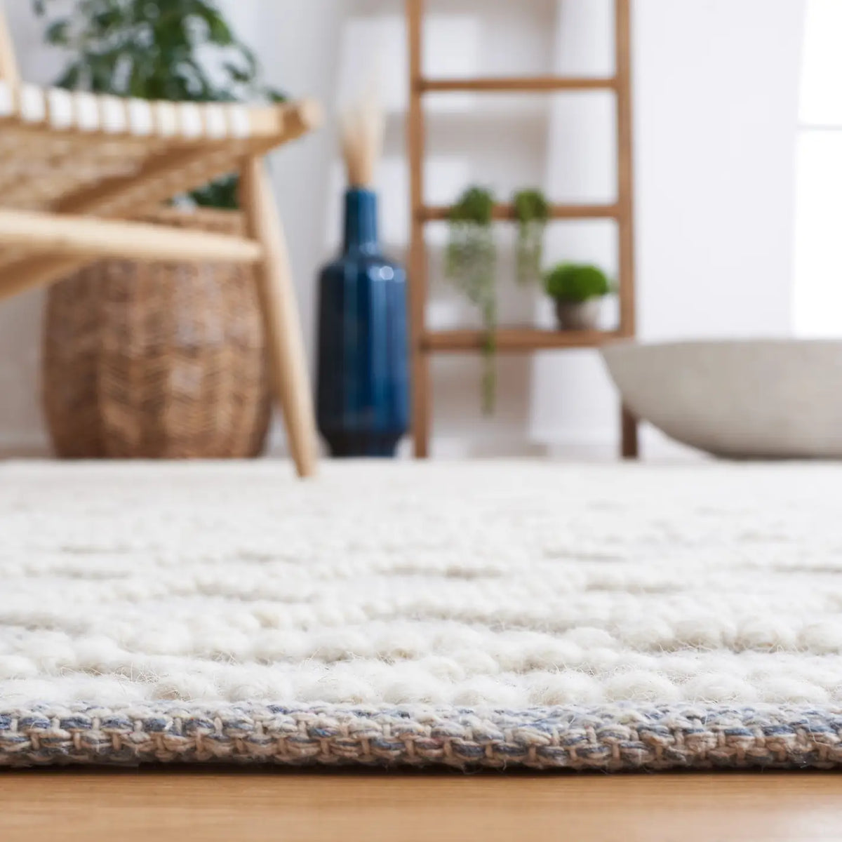 Safavieh Natura 4'-0" x 6'-0" Rug in Ivory / Blue