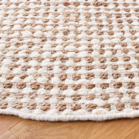 Safavieh Natura 6'-0" x 6'-0" Rug in Beige / Ivory
