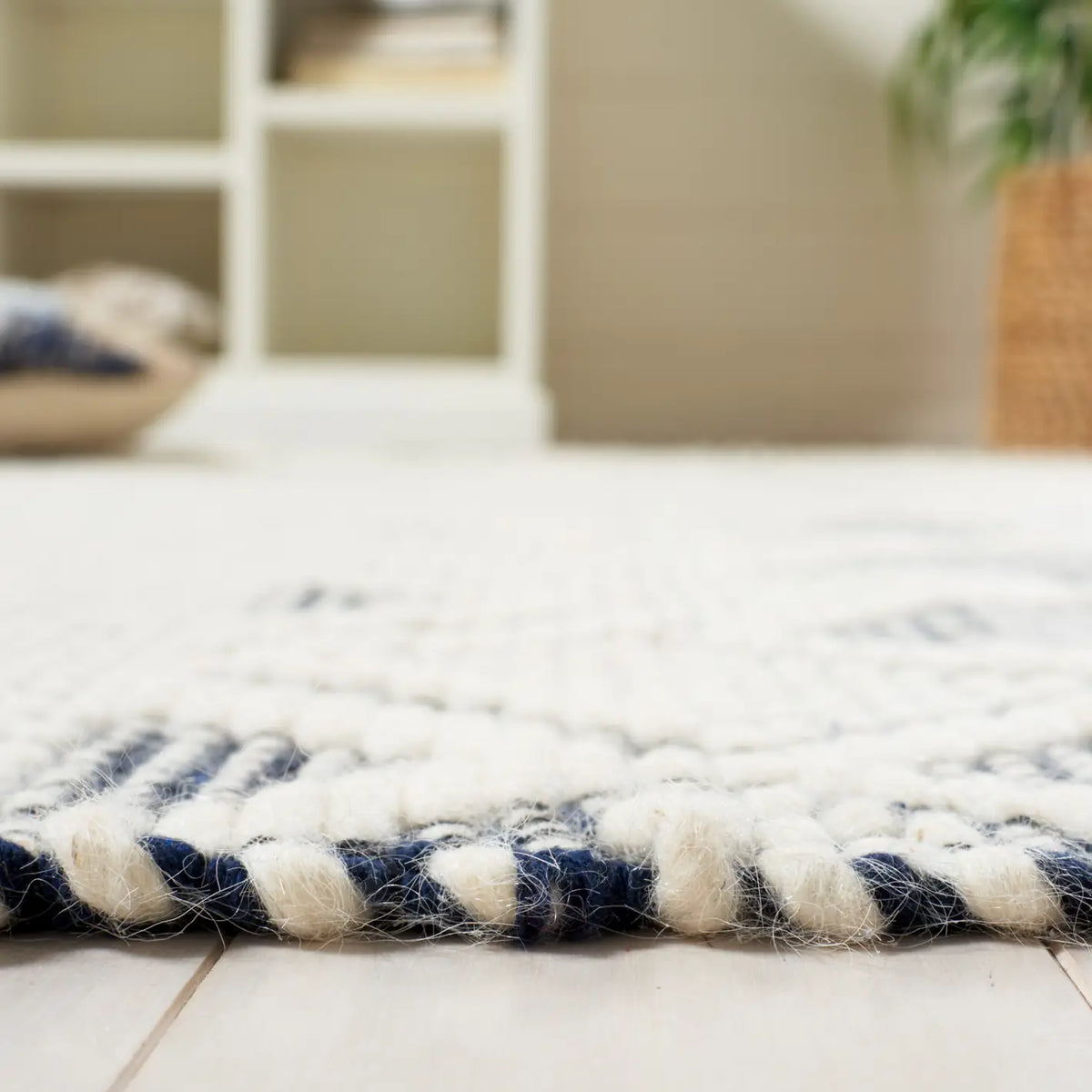 Safavieh Natura 5'-0" x 8'-0" Rug in Ivory / Charcoal