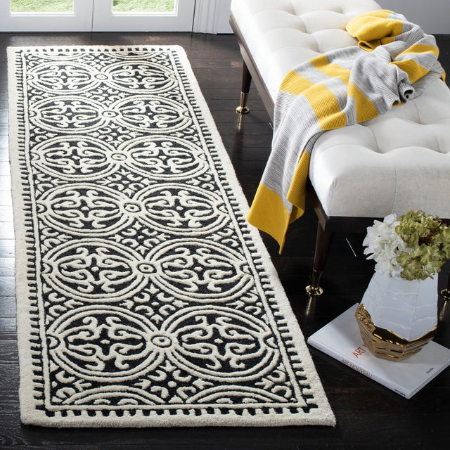 Safavieh Cambridge Cam123E Black/Ivory Rug