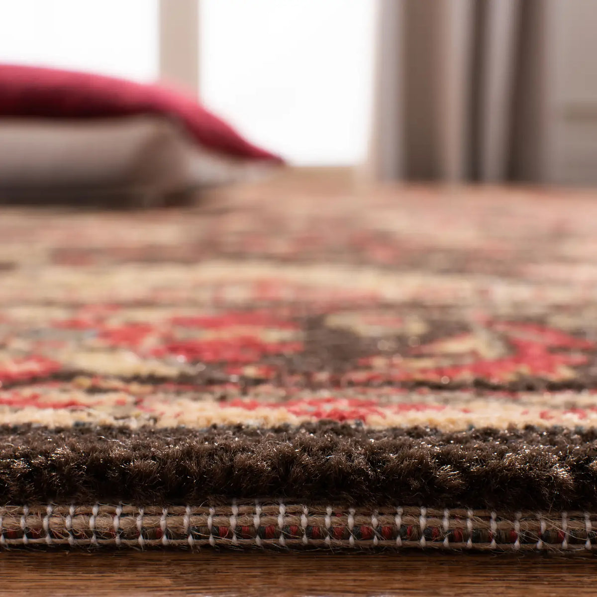 Safavieh Mahal 4'-0" x 5'-7" Rug in Brown / Beige