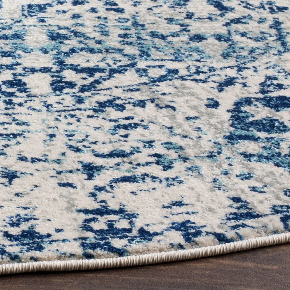 Safavieh Evoke 5'-3" x 5'-3" Rug in Ivory / Blue