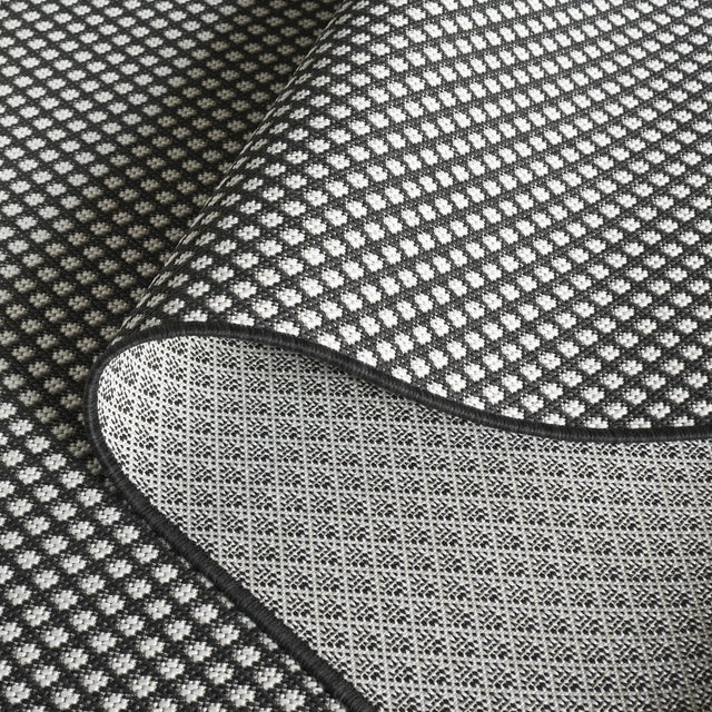 Safavieh Terrace 800 4'-0" x 6'-0" Rug in Black / White