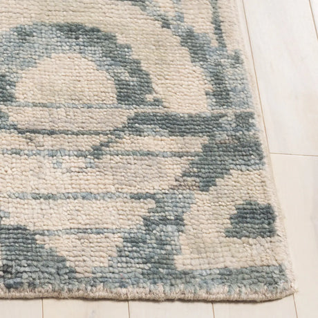 Safavieh Samarkand 6'-0" x 9'-0" Rug in Grey / Ivory
