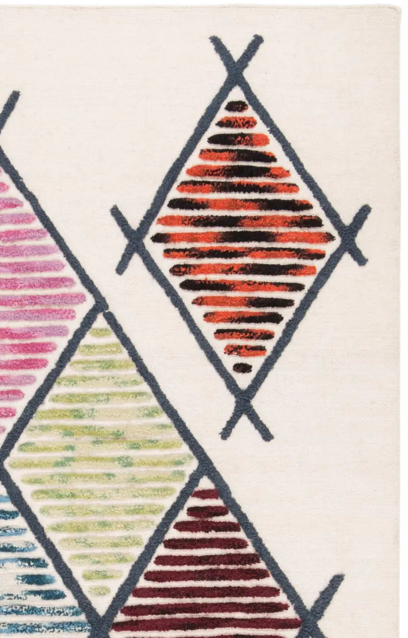 Safavieh Kenya 6'-0" x 9'-0" Rug in Ivory / Multi