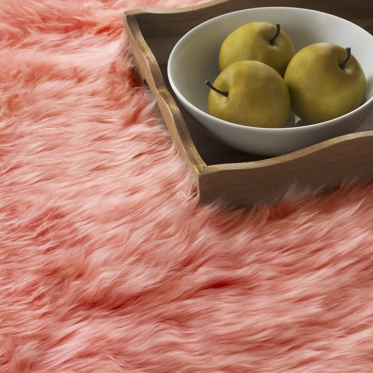 Safavieh Sheep Skin 3'-0" x 5'-0" Rug in Solid Pink