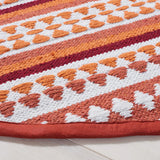 Safavieh Montauk 6'-0" x 6'-0" Rug in Orange / Ivory