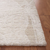 Safavieh Metro 4'-0" x 6'-0" Rug in Beige / Ivory