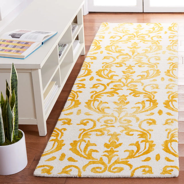 Safavieh Dip Dye 2'-3" x 8'-0" Rug in Ivory / Gold
