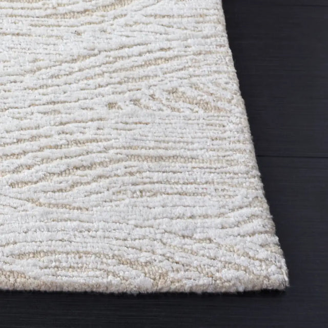 Safavieh Glamour 5'-0" x 8'-0" Rug in Beige / Ivory
