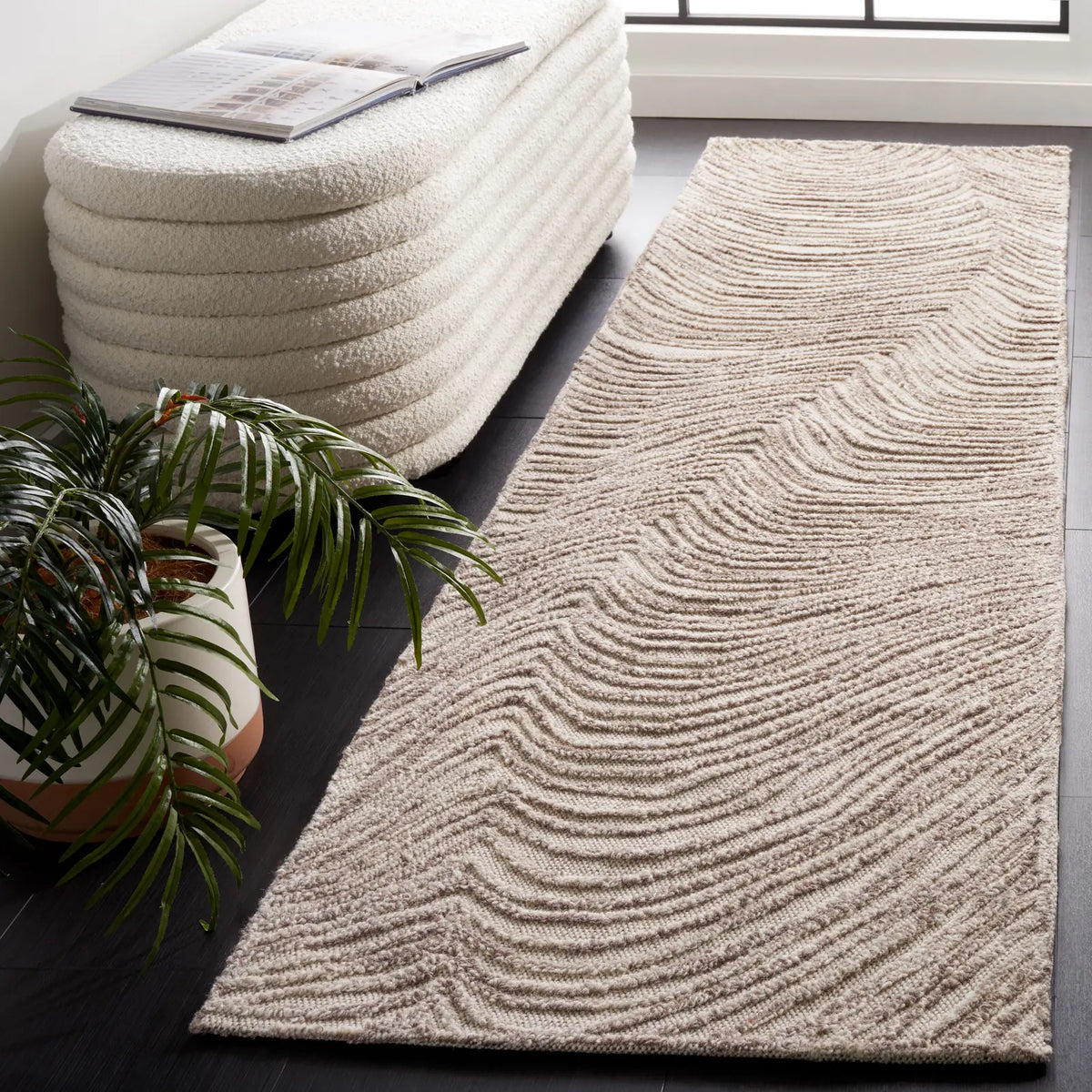 Safavieh Trace 2'-3" x 9'-0" Rug in Brown / Ivory