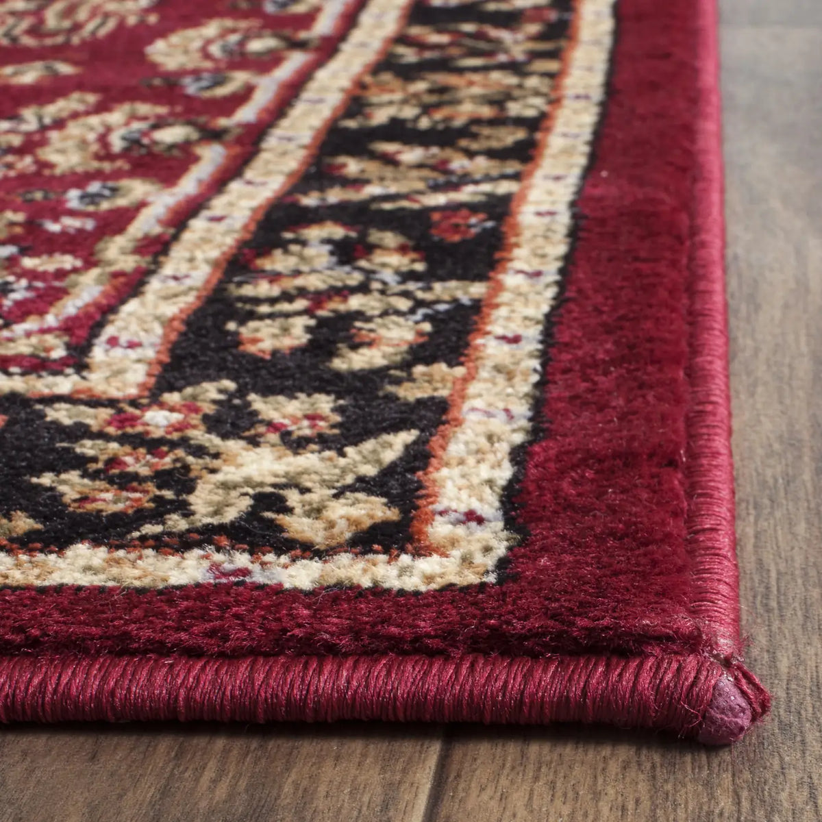 Safavieh Lyndhurst 2'-3" x 8'-0" Rug in Red / Black