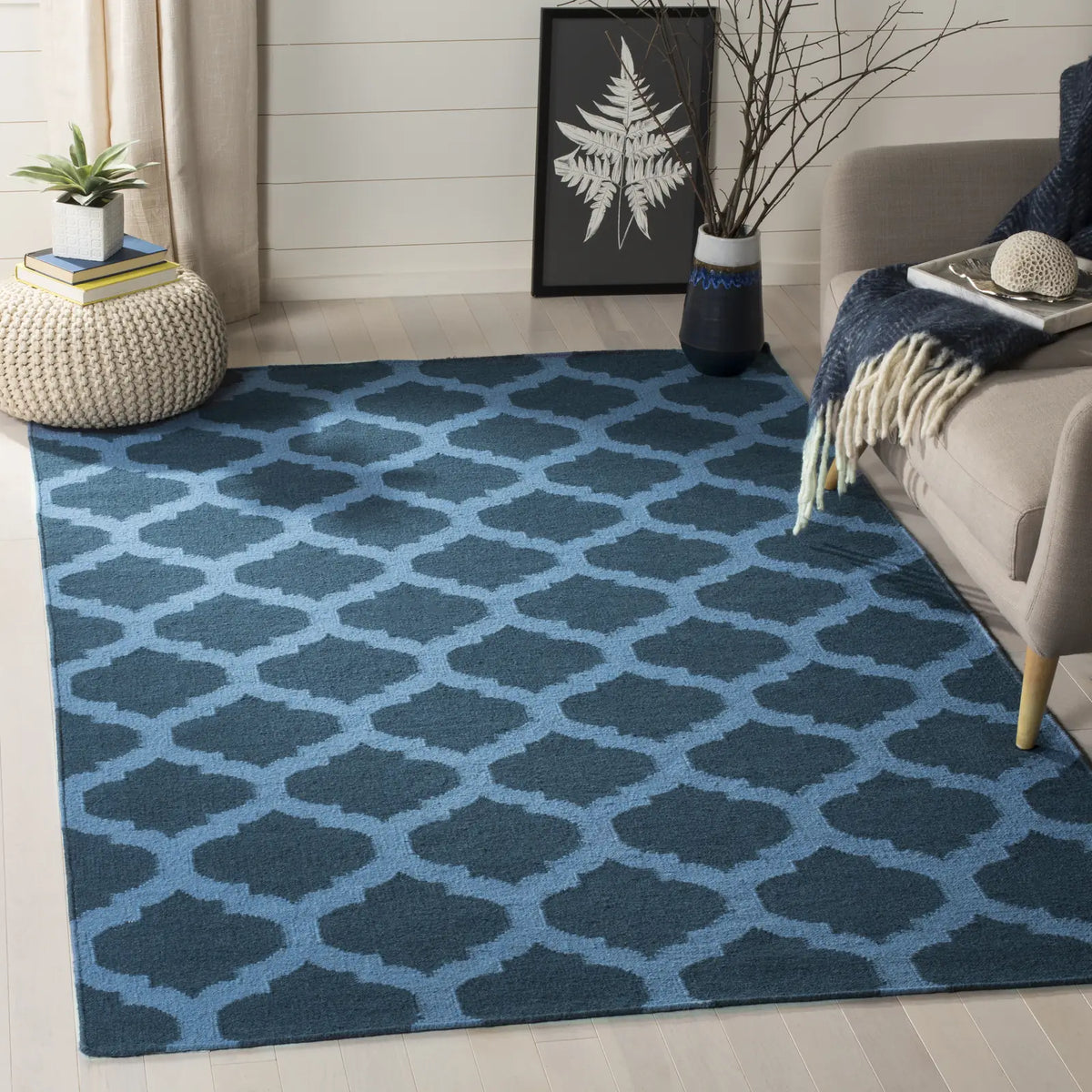 Safavieh Dhurries 5'-0" x 8'-0" Rug in Ink / Blue