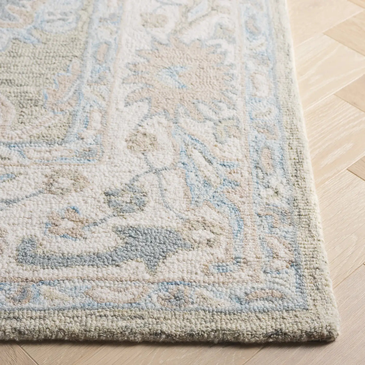 Safavieh Ebony 4'-0" x 6'-0" Rug in Light Grey / Ivory