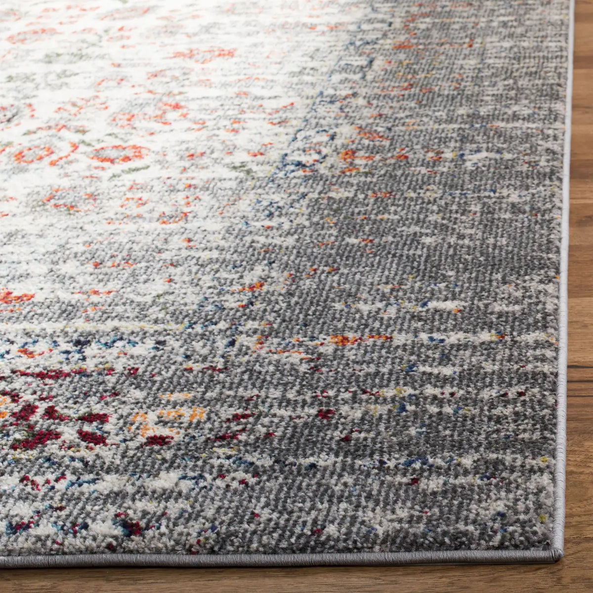 Safavieh Monaco 4'-0" x 5'-7" Rug in Grey / Ivory
