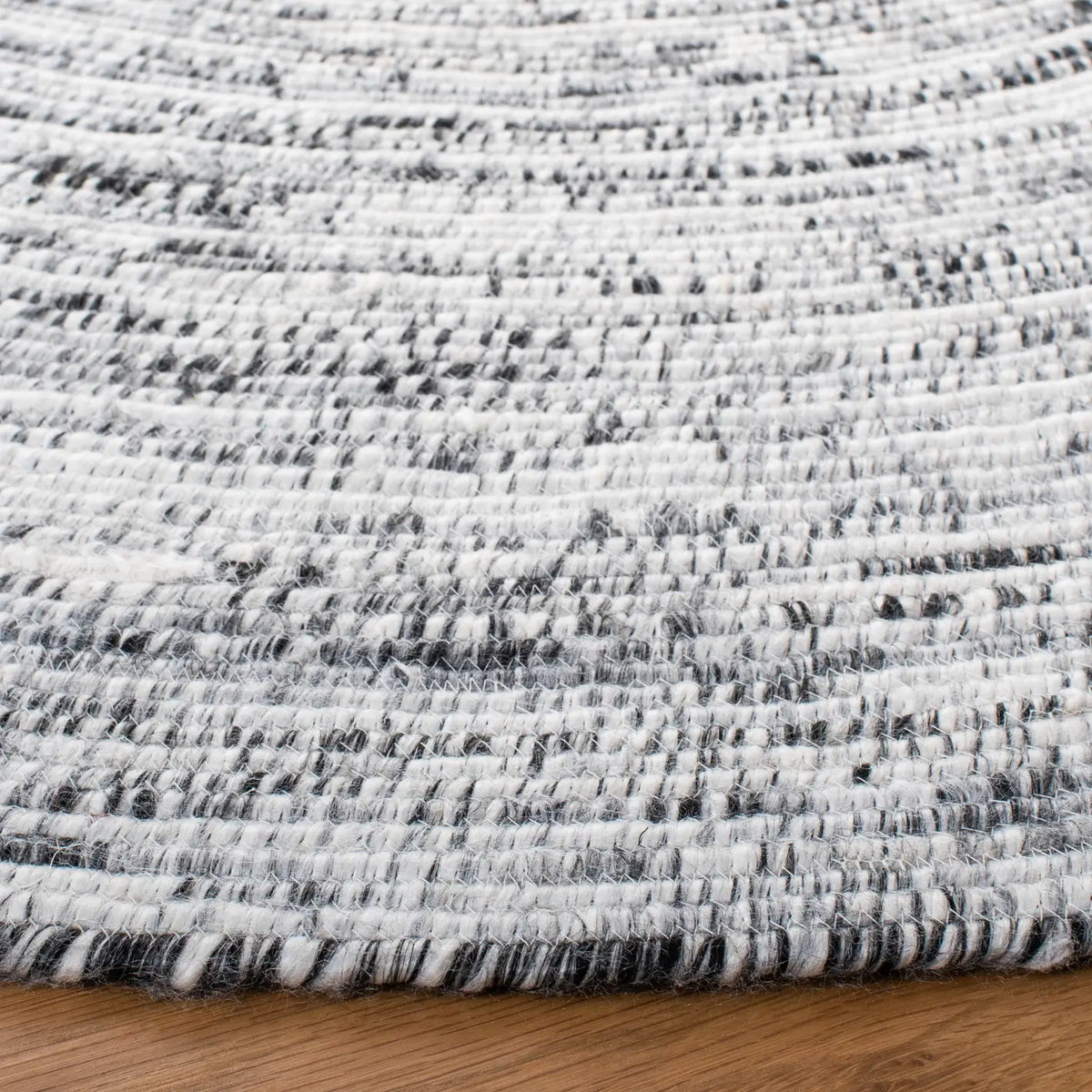 Safavieh Braided 5'-0" x 5'-0" Rug in Ivory / Black
