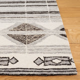Safavieh Ebony 4'-0" x 6'-0" Rug in Ivory / Grey