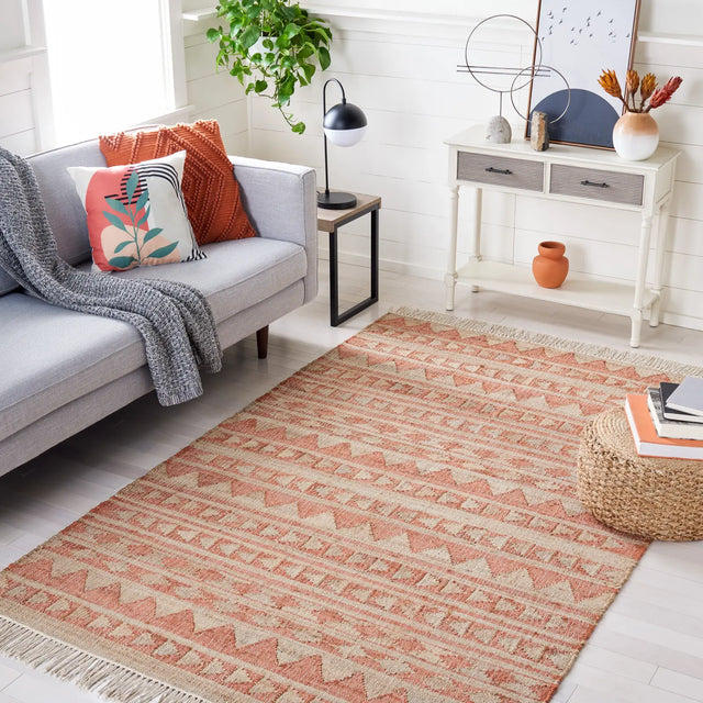 Safavieh Kilim 4'-0" x 6'-0" Rug in Natural / Rust