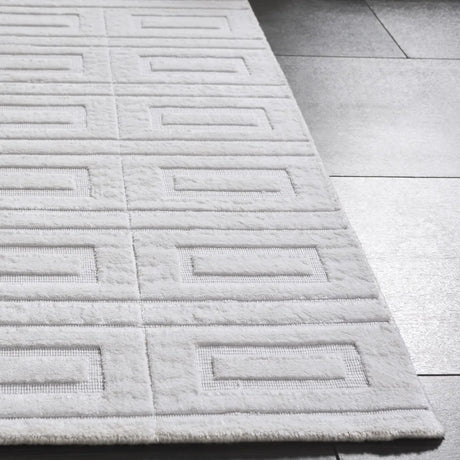Safavieh Mirage 6'-0" x 9'-0" Rug in Pearl