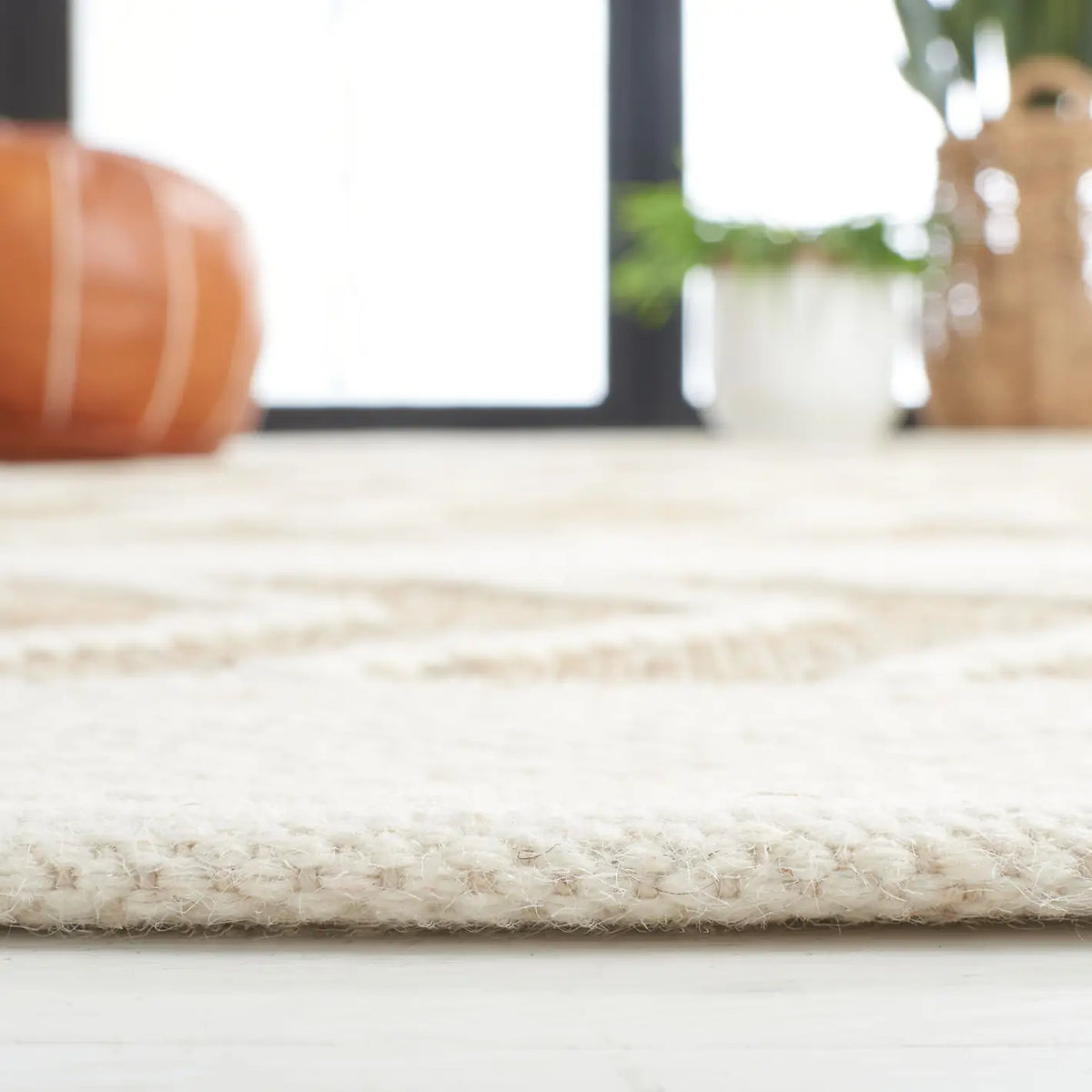 Safavieh Natural Fiber 4'-0" x 6'-0" Rug in Natural / Ivory