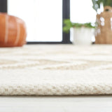 Safavieh Natural Fiber 4'-0" x 6'-0" Rug in Natural / Ivory
